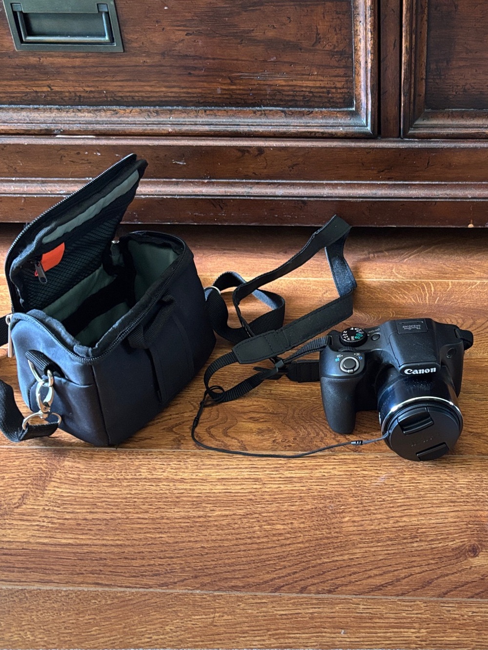 Canon Power Shot Sx530 HS Digital Camera with case